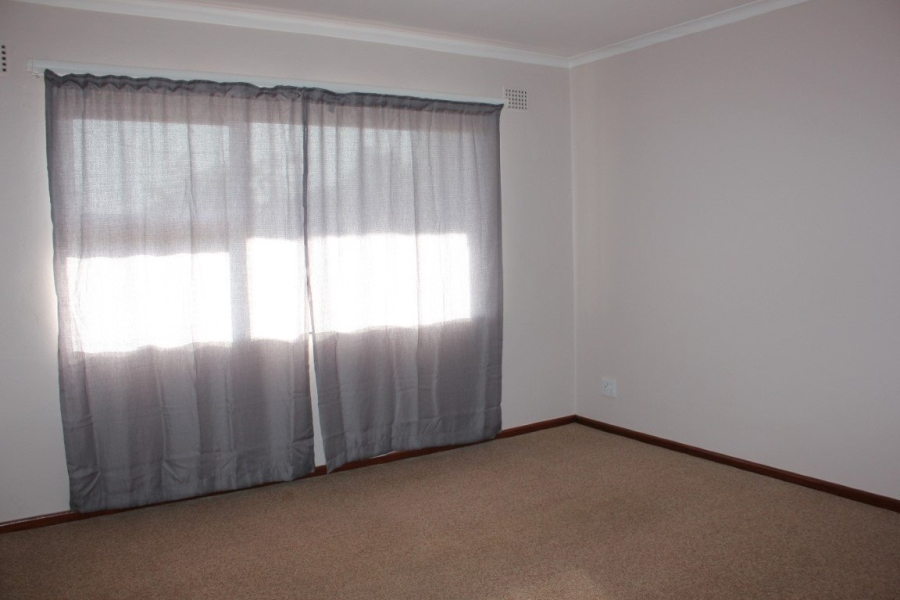 To Let 2 Bedroom Property for Rent in Martinville Western Cape